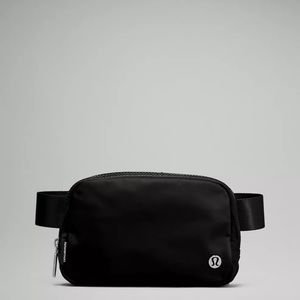 NWT Lululemon Everywhere Belt Bag